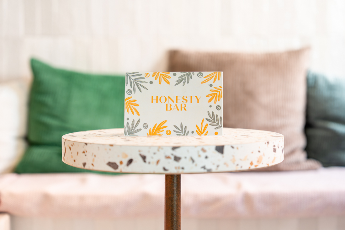 HOTEL LES MEDES HONESTY BAR WEB 5